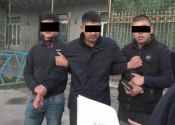 Талас шаардык милициянын тергөөчүсү кармалды (видео)