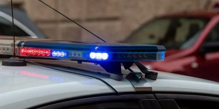 Орусияда 17 жаштагы кызды унаа сүзүп кеткен. Ал комада жатат