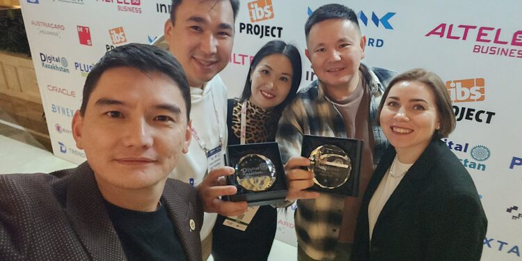 MBANK эл аралык PLUS Galaxy Award 2024 сыйлыктар аземинде бир эле учурда 2 номинацияда жеңишке жетишти