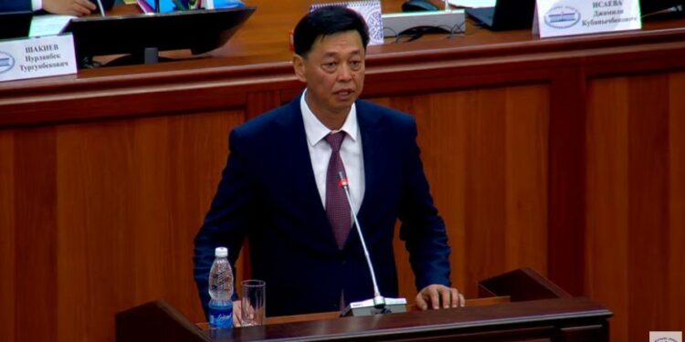 Парламент Жогорку Соттун төрагалыгына Медербек Сатыевдин талапкерлигин жактырды