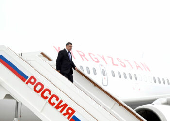 Садыр Жапаровду Орусияда кандай тосуп алышты? (видео)