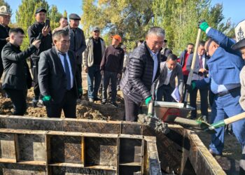 Темировка айылында селден жабыркагандар үчүн турак үйлөрдүн курулушу башталды