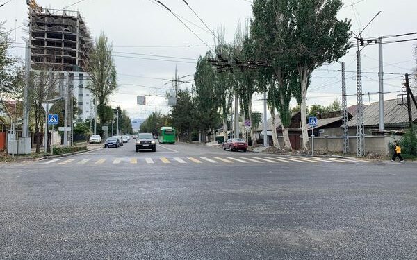 Бишкекте Горький көчөсүнүн Жукеев-Пудовкин көчөсүнөн Юнусалиев көчөсүнө чейинки бөлүгү ачылды
