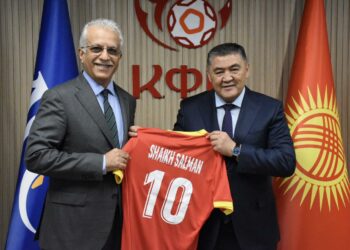 «Жыл аягына чейин 12 объект ишке берилгени жатат». Ташиев АФК президентин кабыл алды