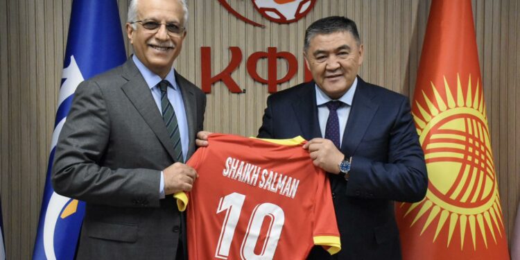 «Жыл аягына чейин 12 объект ишке берилгени жатат». Ташиев АФК президентин кабыл алды