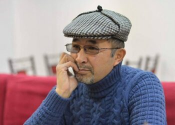 Жазуучу Олжобай Шакирди абактан бошотуу чечими чыкты