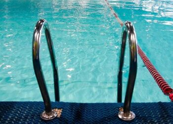 Бишкектеги бассейнге 20 жаштагы жигит чөгүп, каза болду