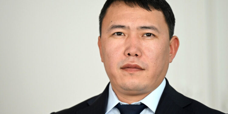 Президенттин маалымат катчысы: «Шакиевдин гимн боюнча айтканы анын жеке пикири»