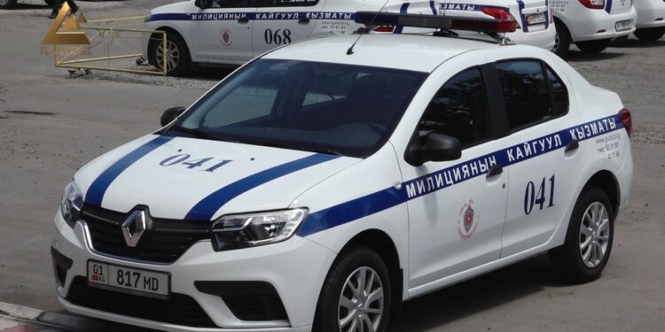Ысык сууга күйгөн балага жол тескөөчүлөр жардам беришти