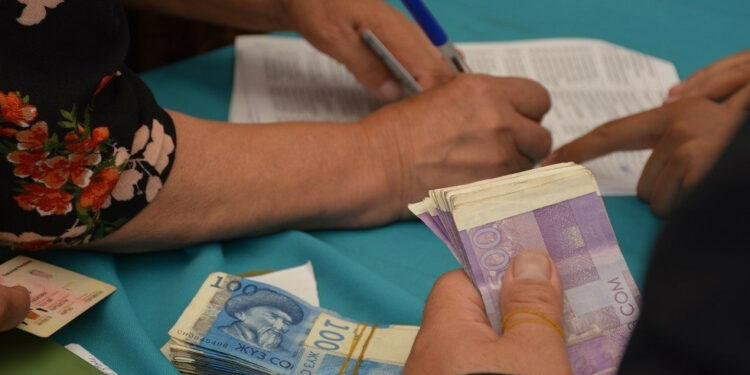 2025-жылы пенсия канчага көбөйүшү мүмкүн? Социалдык фонддон жооп беришти