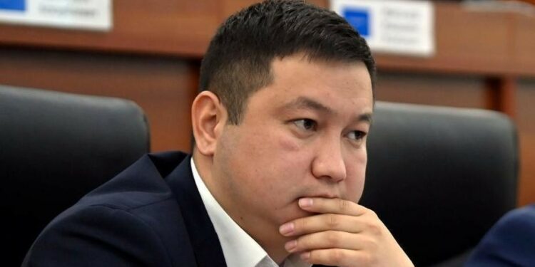 Депутат Бактыяр Калпаев Бишкектеги тергөөчүлөрдүн санын 3 эсеге көбөйтүүнү сунуштады