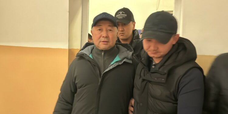 Канатбек Исаев 4-декабрга чейин камакта калтырылды