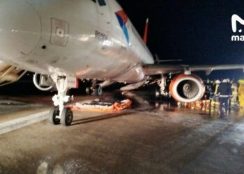 Түркияда ичинде жүргүнчүлөрү бар учактан өрт чыкты