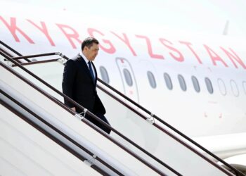 Садыр Жапаров иш сапары менен Азербайжанга барат