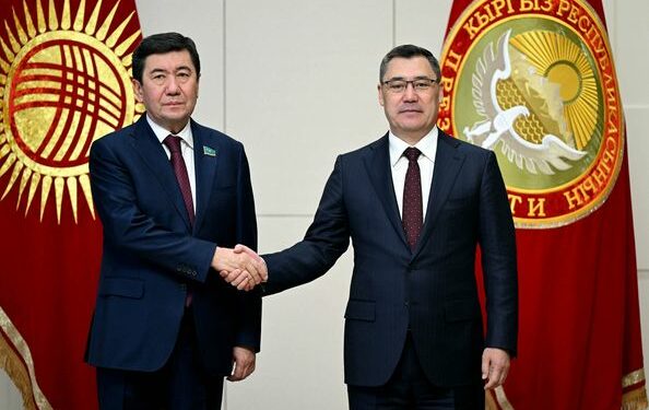 Садыр Жапаров Казакстан парламентинин Мажилисинин төрагасын кабыл алды