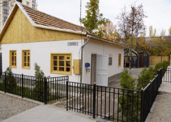 Бишкекте Алыкул Осмоновдун үй музейи оңдоп-түзөөдөн кийин ачылды