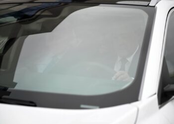 Жапаров Эрдоган белек кылган унааны айдап көрдү (видео)