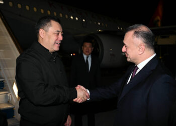 Садыр Жапаров Бакуга барды