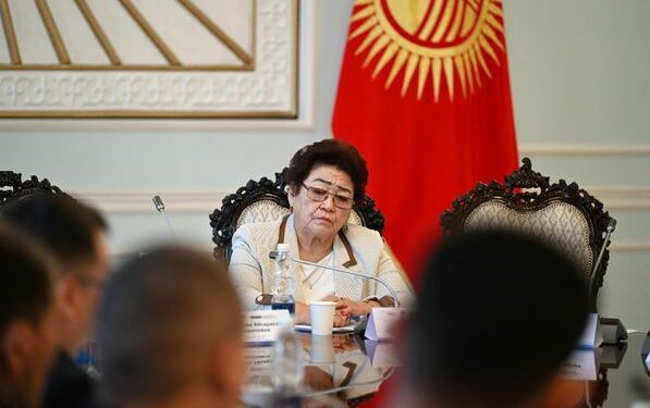 Банктарда насыянын пайыздык ченин төмөндөтүүгө багытталган мыйзам долбоорун талкуулаган тегерек стол өттү