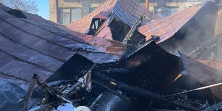 Бишкектеги тигүү цехинде ири өрт чыкты