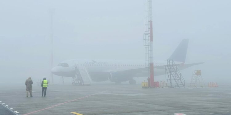 “Ош” аэропортундагы рейстер тумандан улам кармалууда