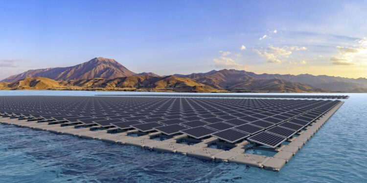 Токтогул ГЭСине суунун үстүнө калкып жүрүүчү күн электр станциясы курулат