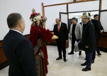 Түндүк Кипрдин президенти Кыргызстанга келди