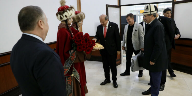 Түндүк Кипрдин президенти Кыргызстанга келди