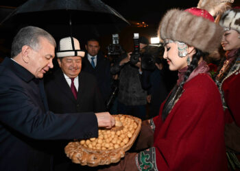 Өзбекстандын президенти Шавкат Мирзийоев Кыргызстанга келди