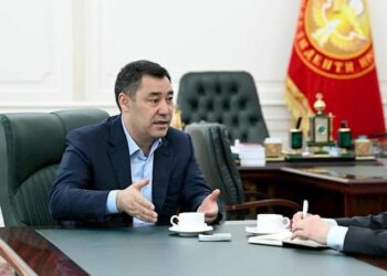 Садыр Жапаров кеңешчи жана жардамчыларын эмне себептен иштен бошоткон?