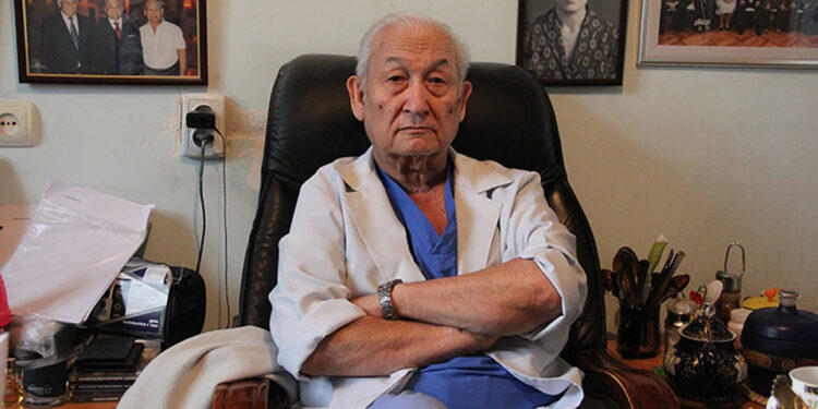 Хирург Эрнст Акрамов 89 жашында көз жумду