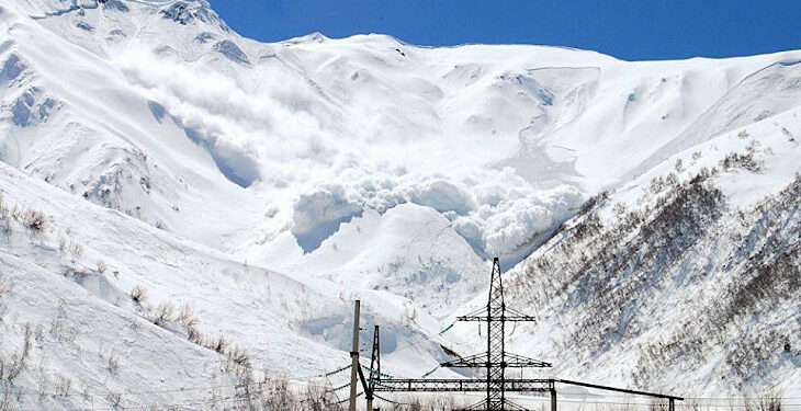 Шашылыш билдирүү: Ашууларда кар көчкү түшүүcү жана кар күрткүсү күтүлөт