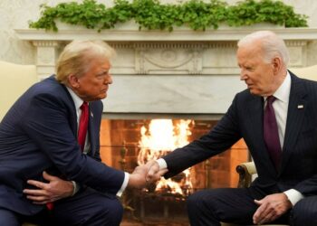 Трамп менен Байден жолукту