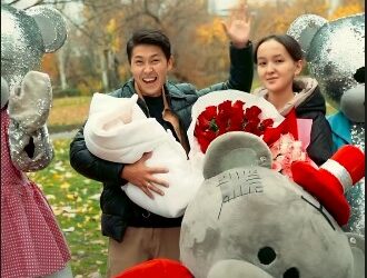 Ырчы Айар ата статусуна ээ болду