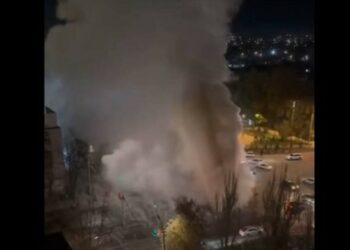 Чүй проспекти менен 7-Апрель көчөсүнүн кесилишиндеги түтүктүн жарылышы толугу менен оңдолду