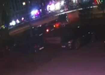 Бишкекте токтоп турган 3 унааны сүзүп, из жашырган айдоочу кармалды