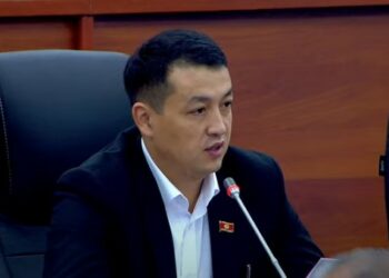 Депутат: «Орусияга барган мигранттарды 10 күнгө чейин кармап, артка кайтарып жатыптыр»