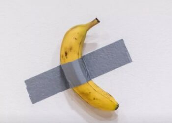 Дубалга чапталган банан 6,2 миллион долларга сатылды