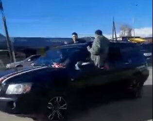 «Жаштык кылып койдук». Жети-Өгүздө унаадан белине чейин чыгып алгандар аныкталды