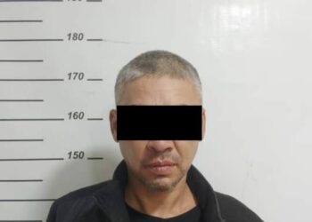 Жалал-Абадда чогуу спирт ичимдигин ичип отурган жарандын унаасын айдай качкан шектүү кармалды