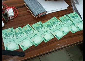 «Адилет» партиясынын штабында добуш сатып алуу фактысы боюнча тинтүү жүргүзүлдү