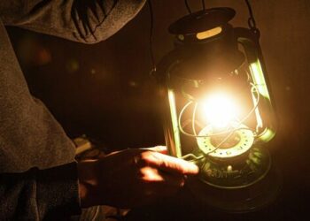 Эмне үчүн жарык өчүрүлүп жатат? Садыр Жапаров жооп берди