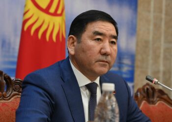 Кара-Кулжадагы жер көчкү. «Тургундар оорукана, төрөтканага жете албай жатышат» дейт депутат