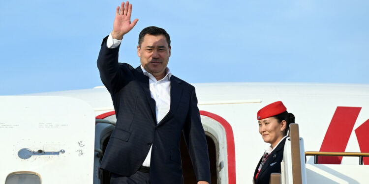 Садыр Жапаров Сеул шаарына расмий сапар менен жөнөп кетти
