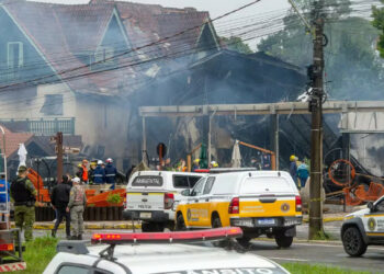 Бразилияда жеке учак кулап, бир үй-бүлөдөн 10 киши набыт болду