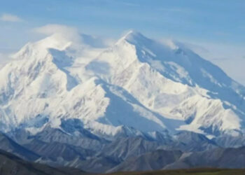 Дональд Трамп аты дайыма талаш жараткан тоонун аталышын өзгөртө турганын айтты