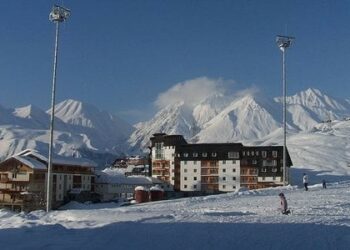 Грузиядагы тоо лыжа курортунда 12 кызматкердин жансыз денеси табылды