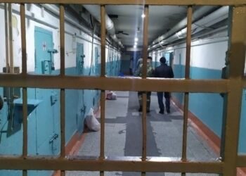 Депутат абактардагы абал тууралуу маалымат сурады