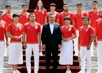 Олимпиадага катышкан кайсы спортчулар Кыргыз Республикасынын Ардак грамотасы менен сыйланды?