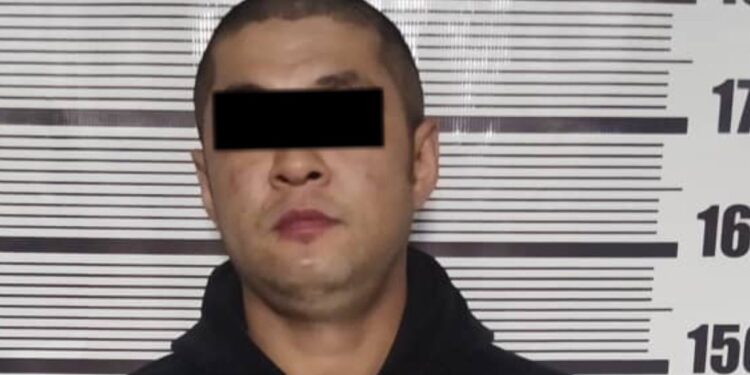 Бишкекте алып баруучуларды микрофон менен чаап жиберген жаран кармалды